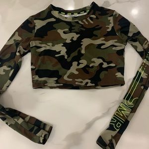 Long sleeve workout top